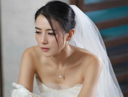 Mở tráp tiền cưới, cả nhà tôi choáng váng vì số tiền mà nhà trai đặt bên trong