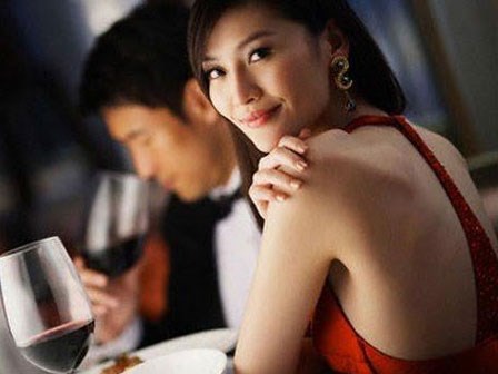 8 kiểu “hư hỏng” mà phụ nữ nên học ngay nếu muốn chồng không rời nửa bước