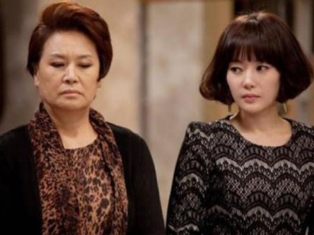 Mẹ chồng bắt trả tiền ăn ở trong 10 năm mới cho tôi ly hôn