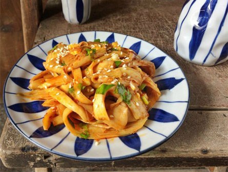 Nấm trộn sa tế ăn một lần nhớ mãi không quên