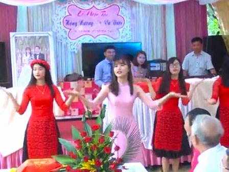 Cô dâu múa cực yêu trong đám cưới