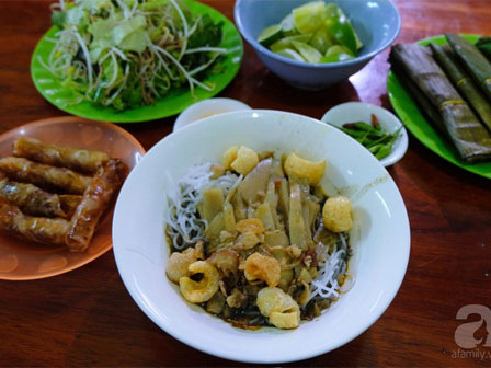 Ăn bọ xít rang, lên Sơn La bạn có dám thử?-6