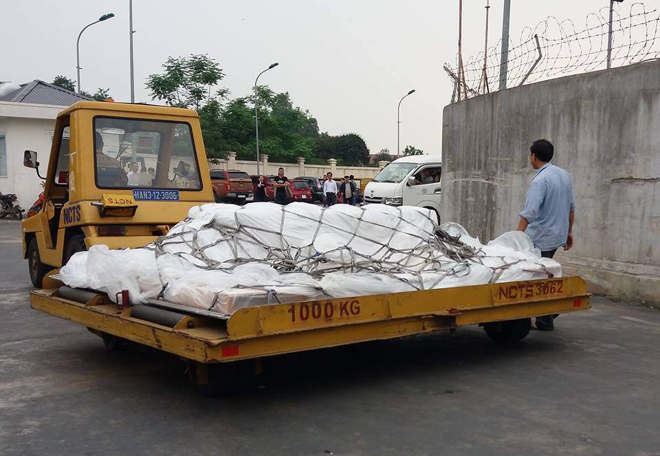 Cô gái Việt đột tử tại Nhật: Người cha bật khóc khi thấy con phủ trắng nilon về sân bay-9