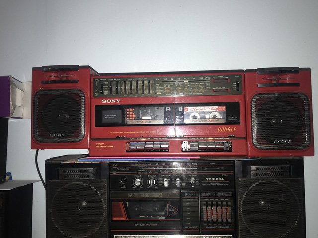 Người đi buôn kỷ niệm, 27 năm gắn bó với đài cassette-2