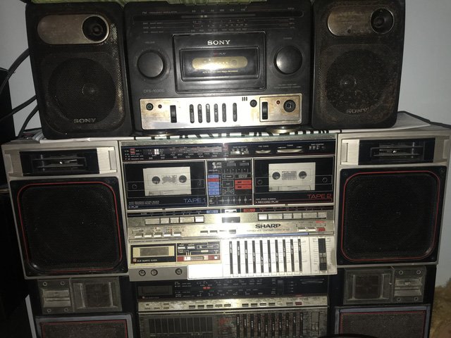 Người đi buôn kỷ niệm, 27 năm gắn bó với đài cassette-7