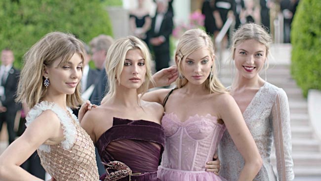 Kiều nữ 20 tuổi này làm gì để mãi xinh đẹp đủ trói chân tài tử Titanic?-13