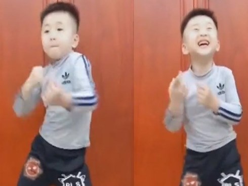 Cậu bé khiêu vũ dẻo không khác gì vũ công
