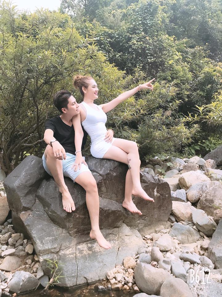 Lâm Khánh Chi khoe vòng 1 nóng rẫy khi đi trăng mật với chồng trẻ-7