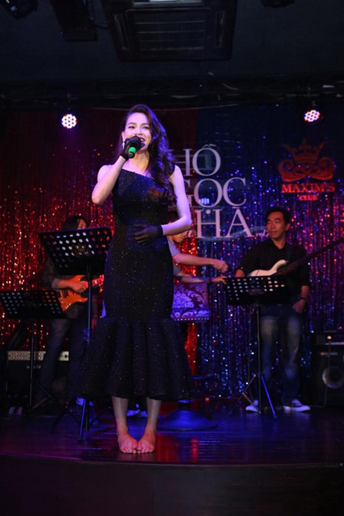 Chân ngắn như Việt Hương cũng không ngại làm điều này giống chân dài Hồ Ngọc Hà!-3