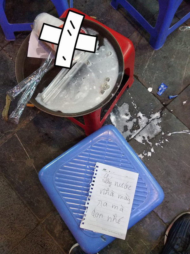 Chỉ vì một cốc nước lọc, nữ sinh để lại mảnh giấy và hành động phản cảm sau đó-2