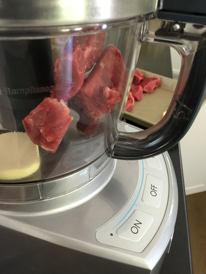 Từ khi học được mẹo của đầu bếp Mỹ, cô gái này chẳng còn cần mua thịt bò xay nữa-3