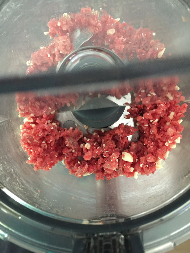 Từ khi học được mẹo của đầu bếp Mỹ, cô gái này chẳng còn cần mua thịt bò xay nữa-4