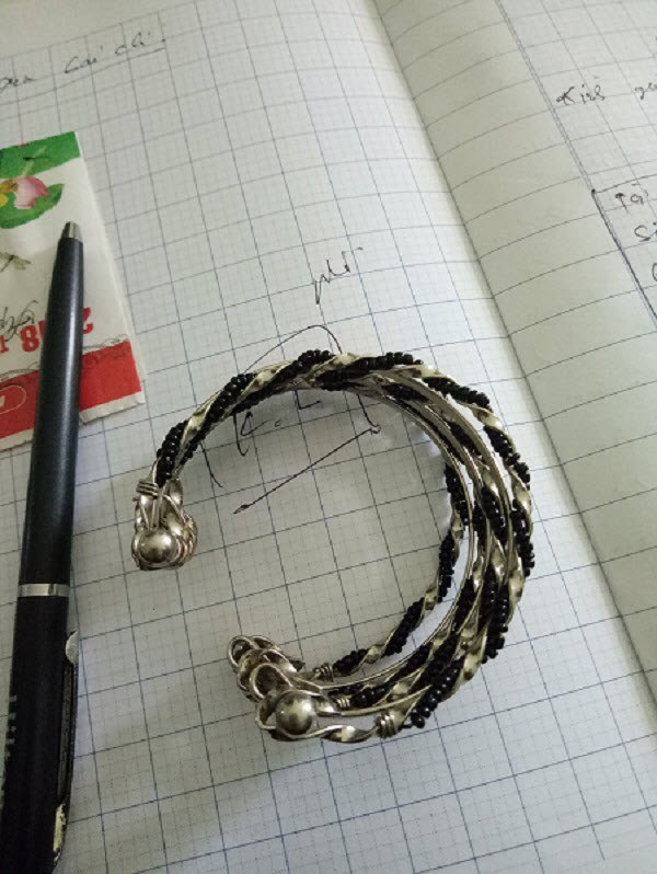 Thầy giáo dâm ô hàng loạt học sinh, nhà trường không thể vô can-1