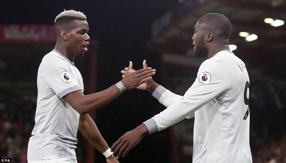 Paul Pogba phớt lờ, không thèm bắt tay HLV Mourinho-1