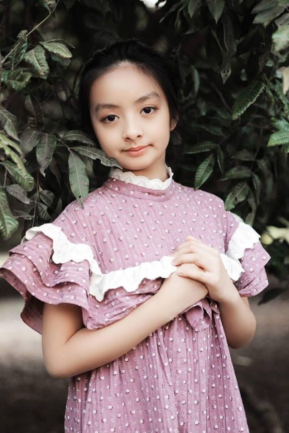 Con gái Thúy Hằng thể hiện thần thái người mẫu không thua kém mẹ-10