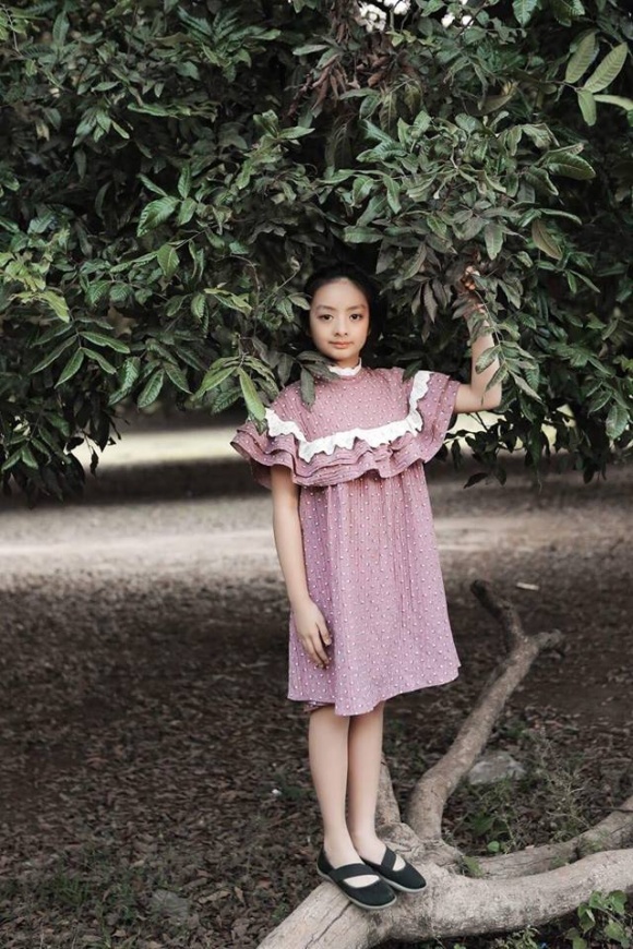 Con gái Thúy Hằng thể hiện thần thái người mẫu không thua kém mẹ-11