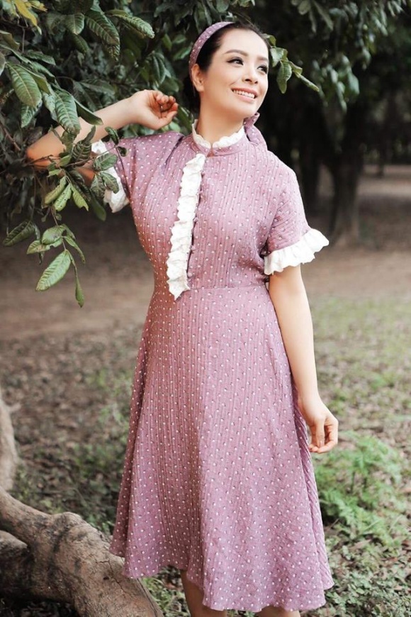 Con gái Thúy Hằng thể hiện thần thái người mẫu không thua kém mẹ-7