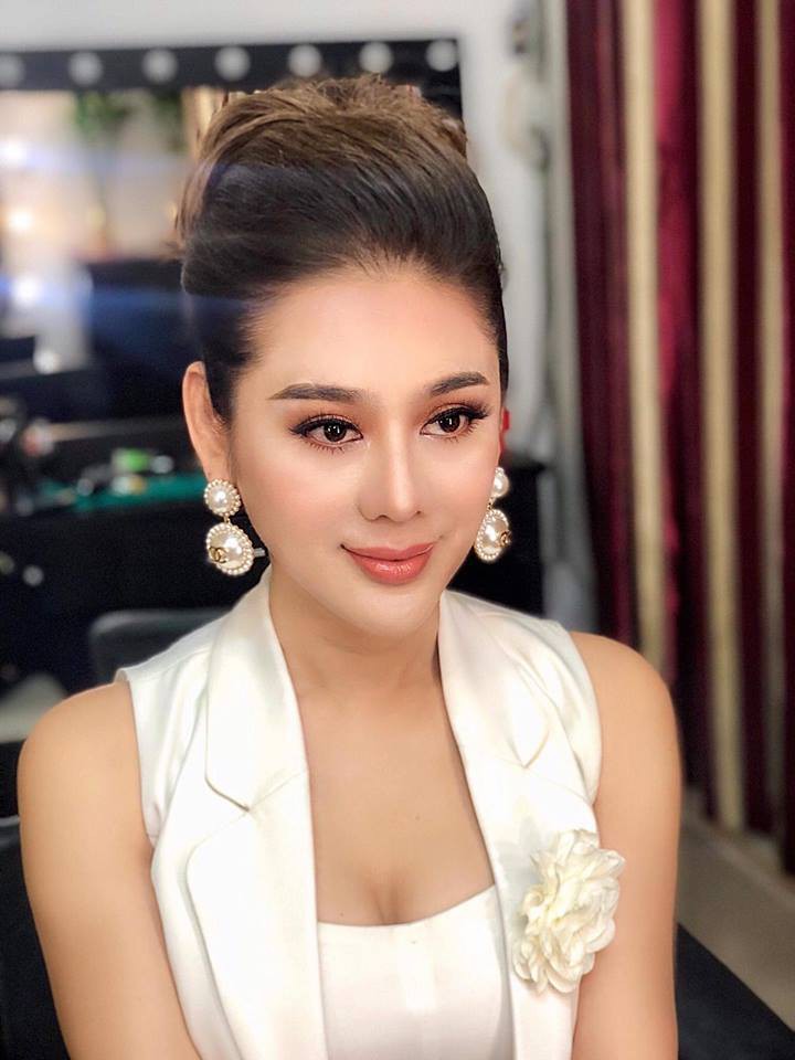 Từng là nữ hoàng chuyển giới, Lâm Khánh Chi lại để lộ nhan sắc xuống cấp rõ rệt khi livestream-3