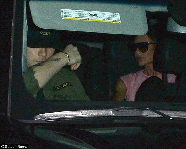 Tuổi 44, Victoria Beckham có mọi thứ người khác ao ước: Chồng giàu, đẹp trai và bầy con đáng yêu-14