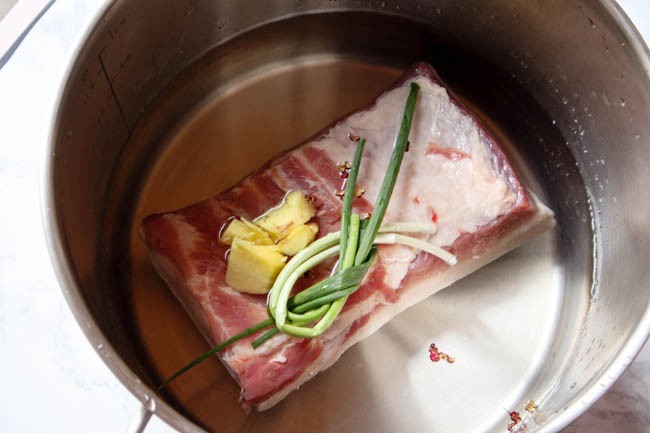 Bí quyết làm thịt quay ngon bất bại mà bạn không thể bỏ qua-1