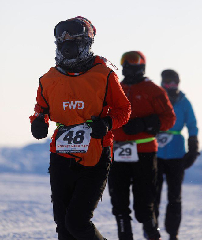 Cô gái Sài Gòn chạy hơn 10 tiếng dưới cái lạnh âm 32 độ ở Bắc Cực-3