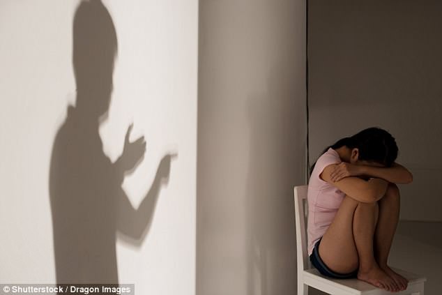 Vụ án hiếp dâm rúng động Ấn Độ: Cha tặng con gái cho 2 người bạn cưỡng hiếp tập thể suốt 18 giờ-1