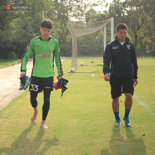 Quang Hải miệt mài tập sút, Đức Huy chấn thương bỏ dở buổi tập trước vòng 6 V.League-3