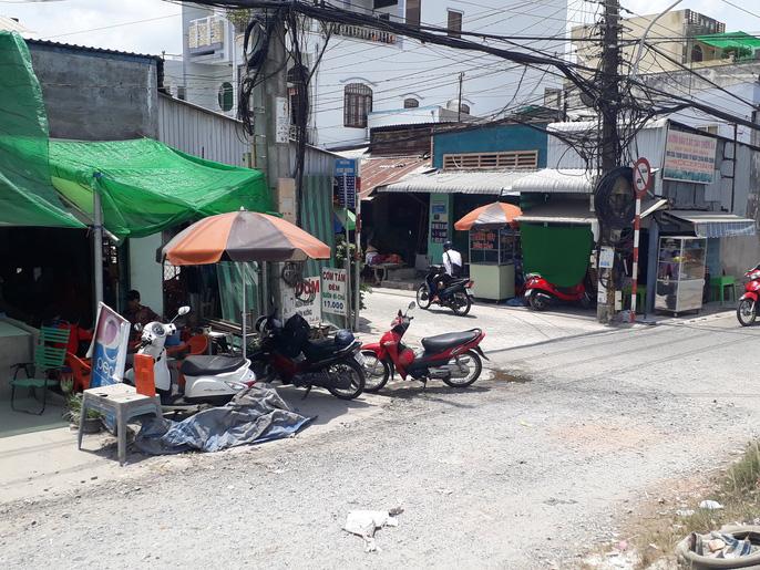 Lùm xùm chuyện cô giáo mắng học sinh là đồ quỷ”, thầy giáo choàng vai nữ sinh-3