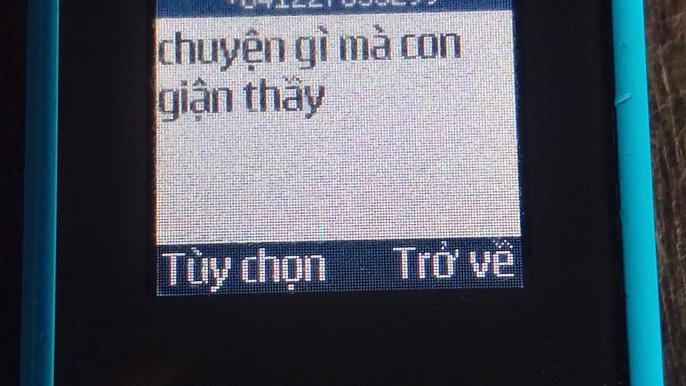 Lùm xùm chuyện cô giáo mắng học sinh là đồ quỷ”, thầy giáo choàng vai nữ sinh-4