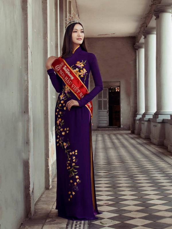 Không phải Đỗ Mỹ Linh, Thuỳ Dung mới là nàng Hoa hậu chăm chỉ diện áo dài nhất-3