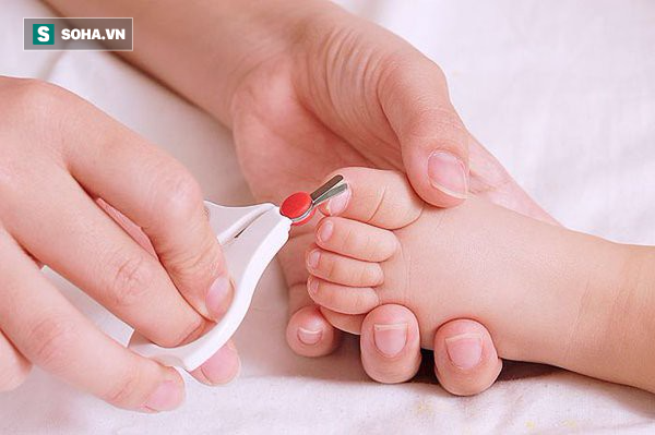 Hầu hết các bậc phụ huynh đều mắc phải 5 sai lầm kinh điển khi cắt móng cho trẻ-1