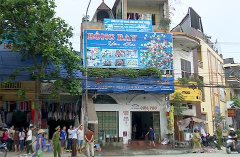 Nổ tại cửa hàng bán bóng bay, bình khí văng trăm mét-1