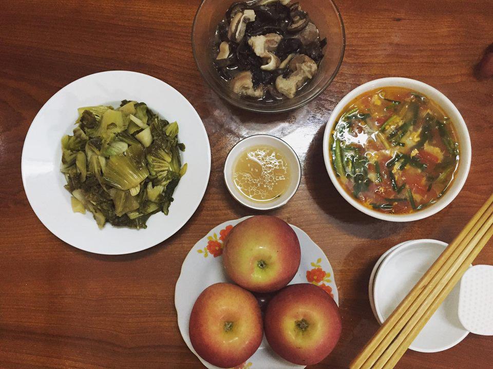 Vợ đảm ngày nào cũng vào bếp nấu nhiều bữa ăn ngon khiến chồng tăng 3kg sau cưới-13