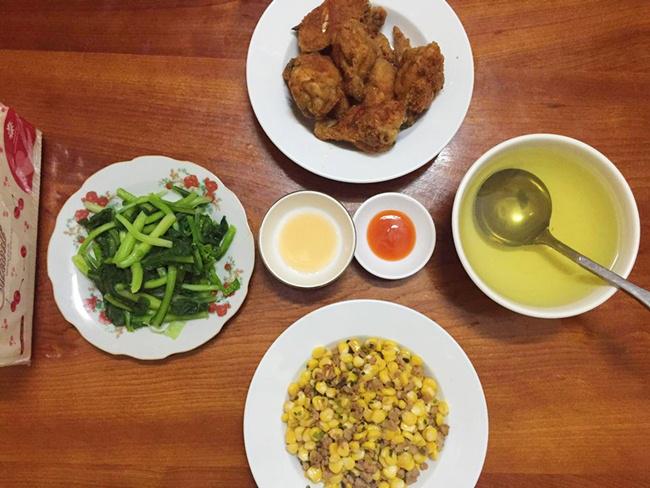 Vợ đảm ngày nào cũng vào bếp nấu nhiều bữa ăn ngon khiến chồng tăng 3kg sau cưới-10