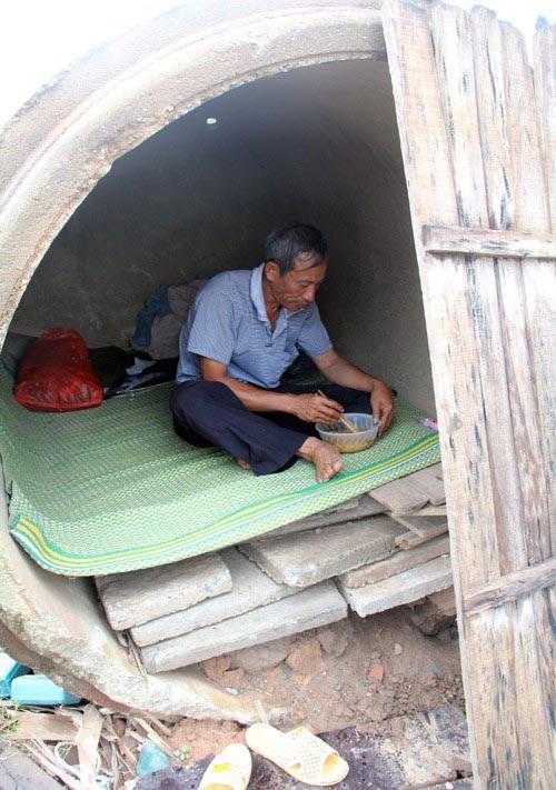 Chấp nhận khổ cực, những ông bố này vẫn gồng mình” đem theo con nhỏ mưu sinh khắp nơi-4