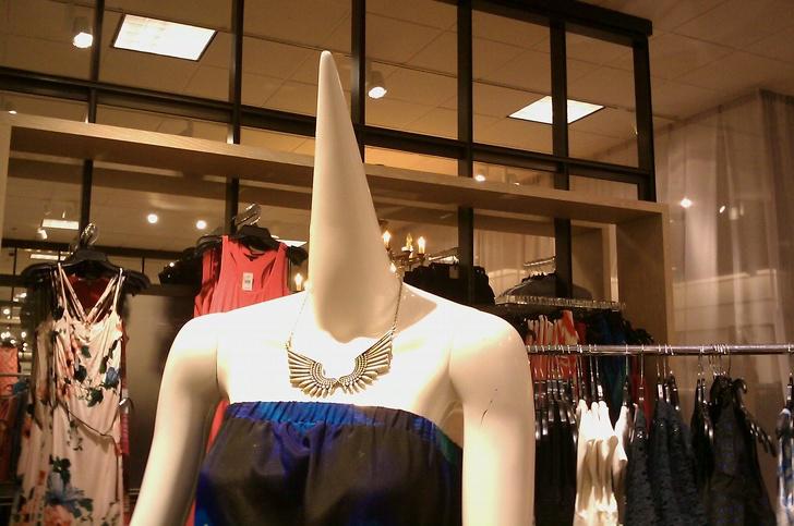 Cười không ngậm được mồm với loạt ma nơ canh thời trang lầy lội này!-10