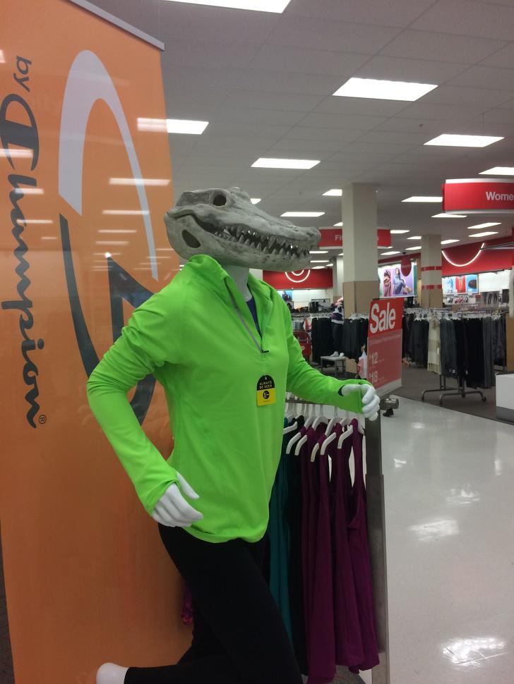 Cười không ngậm được mồm với loạt ma nơ canh thời trang lầy lội này!-13