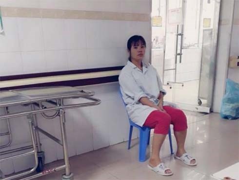 Xót xa bé gái 26 tháng tuổi bị bỏng nặng do ngã vào nồi bỗng rượu vừa nấu xong