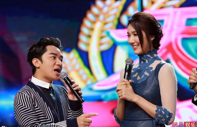 Những cặp đũa lệch chênh chiều cao nhiều nhất trong showbiz-4