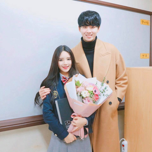 Những cặp đũa lệch chênh chiều cao nhiều nhất trong showbiz-22