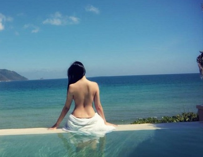 Lưng trần nuột nà của Nhã Phương, Mai Phương Thúy, Elly Trần-7