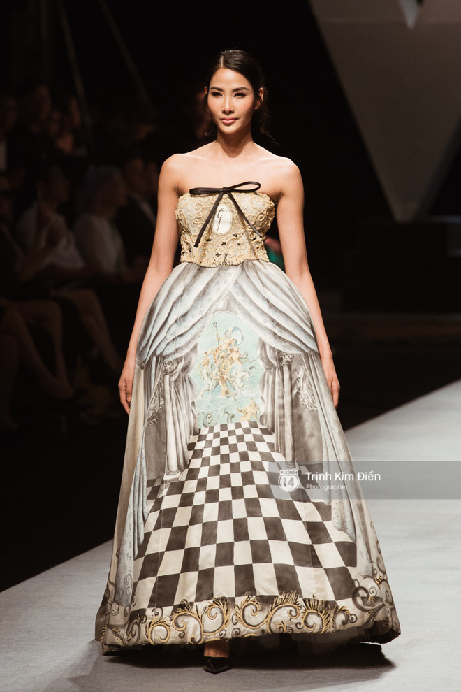 Top 3 HHHV - H’Hen Niê, Hoàng Thùy, Mâu Thủy lại tiếp tục đánh chiếm hết cả ngôi vị vedette của VIFW ngày cuối-16