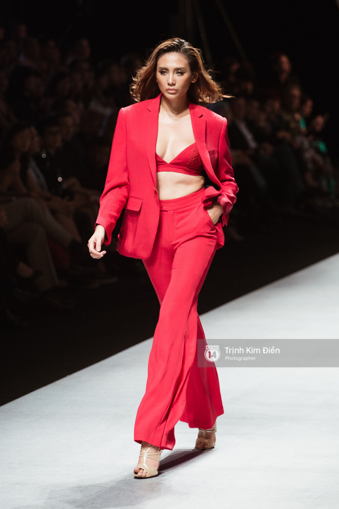 Top 3 HHHV - H’Hen Niê, Hoàng Thùy, Mâu Thủy lại tiếp tục đánh chiếm hết cả ngôi vị vedette của VIFW ngày cuối-8