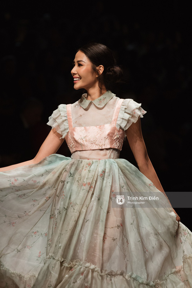 Top 3 HHHV - H’Hen Niê, Hoàng Thùy, Mâu Thủy lại tiếp tục đánh chiếm hết cả ngôi vị vedette của VIFW ngày cuối-12