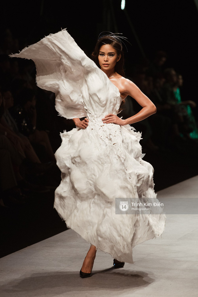 Top 3 HHHV - H’Hen Niê, Hoàng Thùy, Mâu Thủy lại tiếp tục đánh chiếm hết cả ngôi vị vedette của VIFW ngày cuối-18