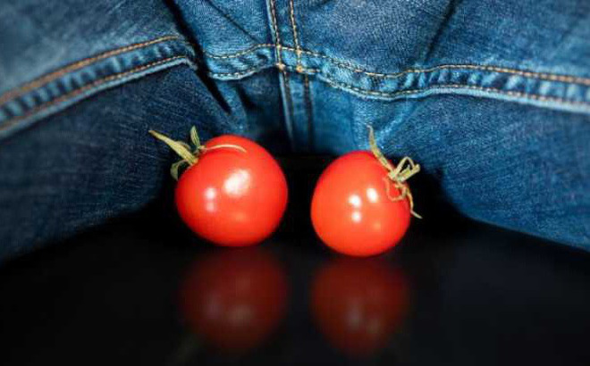 Đàn ông nên kiểm tra tinh hoàn khi tắm: Bác sĩ hướng dẫn cách sờ nắn hàng tháng-1