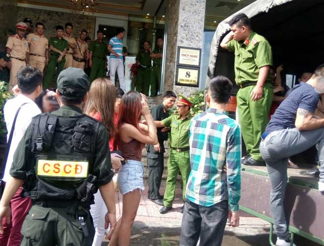 Động lắc nổi tiếng nhất đất Cảng và những điều chưa bao giờ tiết lộ-1