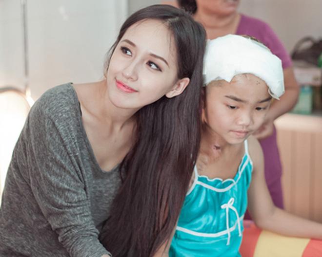 30 tuổi, Hoa hậu Mai Phương Thuý giàu có cỡ nào trong showbiz Việt?-18