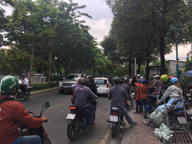 Nhân chứng vụ cô giáo bị đồng nghiệp cắt cổ: Người đàn ông lôi cô gái vào sát bờ kè rồi ra tay rất nhanh-4