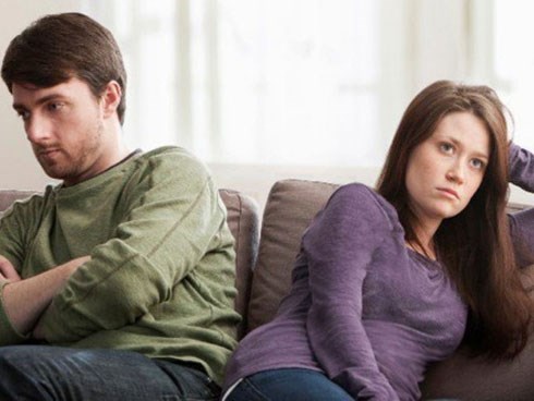Ngậm ngùi chịu đựng kiếp chồng chung vì nghĩ đến đứa con trong bụng
